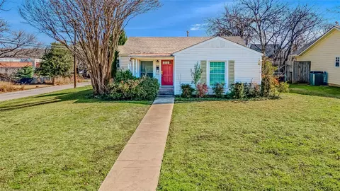 9346 Peninsula Dr, Dallas, TX 75218