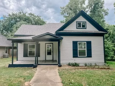 605 E Woodard St, Denison, TX 75021
