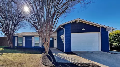 6936 Glendale Dr, North Richland Hills, TX 76182