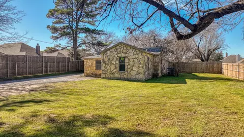 529 Kimbrough Rd, Azle, TX 76020