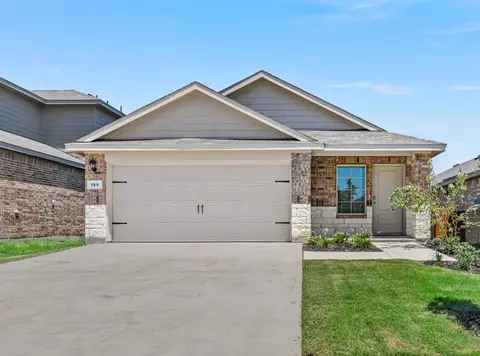 195 Running River Dr, Boyd, TX 76023