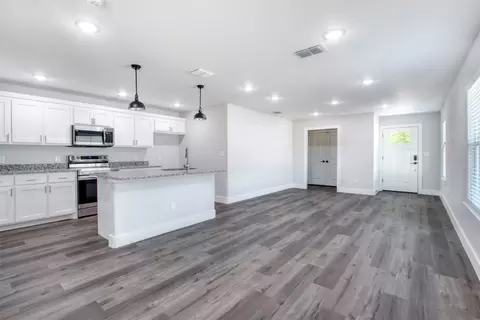 418 E 5th St, Bonham, TX 75418 photo 6