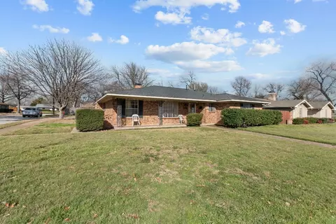 501 E Scotland Dr, Irving, TX 75062