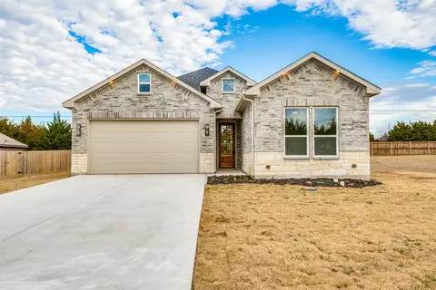 611 E Wood Dell Dr, Glenn Heights, TX 75154