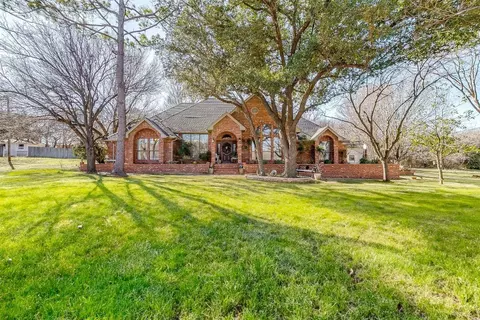 920 Jimmy Ct, Burleson, TX 76028