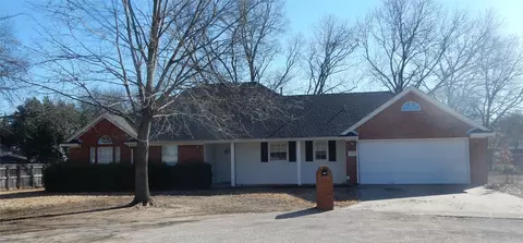 627 E Rest Cottage Dr, Pilot Point, TX 76258
