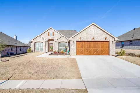 3209 Greenway Dr, Burleson, TX 76028