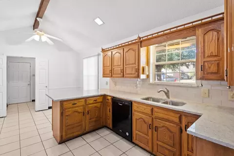 323 Bryan Pl, Cedar Hill, TX 75104 photo 3