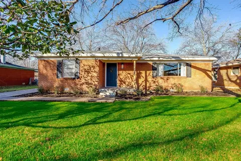 1014 Park Center St, Benbrook, TX 76126
