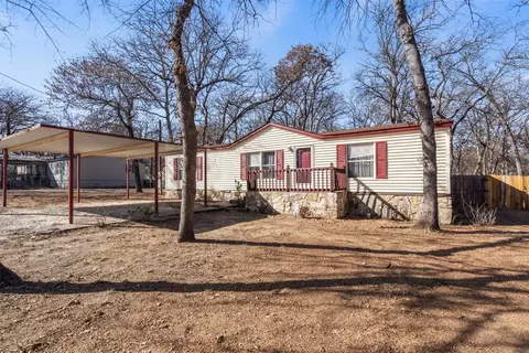 4946 Blue Water Cir, Granbury, TX 76049