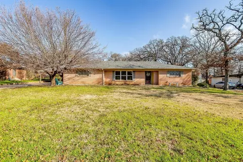 608 W Hillcrest St, Keene, TX 76059