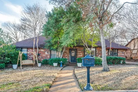 2604 Valparaiso Trl, Arlington, TX 76017