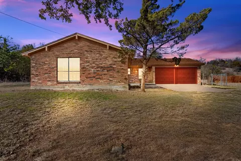 621 Lanai Dr, Runaway Bay, TX 76426