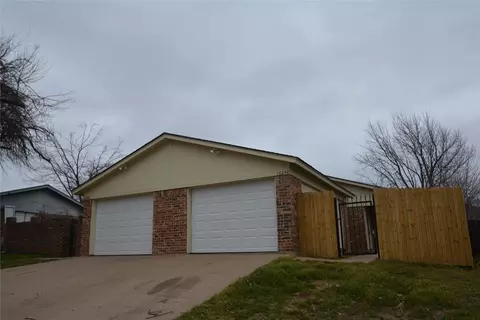 10244 Maverick Dr, Fort Worth, TX 76108