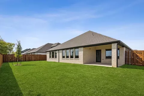 421 Leopold Trl, Waxahachie, TX 75165