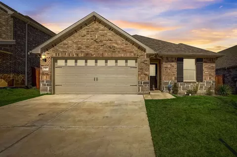 10512 Smiths Bend Rd, Fort Worth, TX 76126