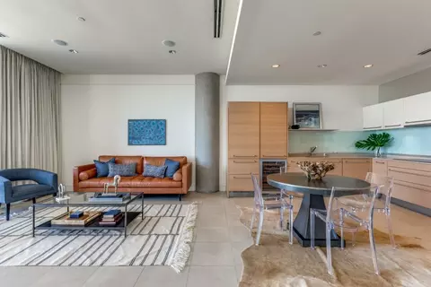 2408 Victory Park Ln #1042, Dallas, TX 75219