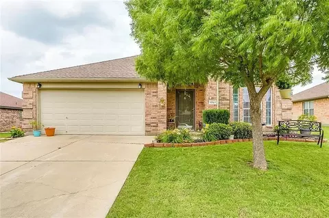 1321 Columbia Dr, Midlothian, TX 76065