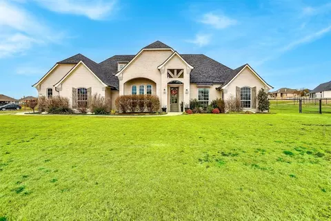 208 Columbia Ct, Springtown, TX 76082