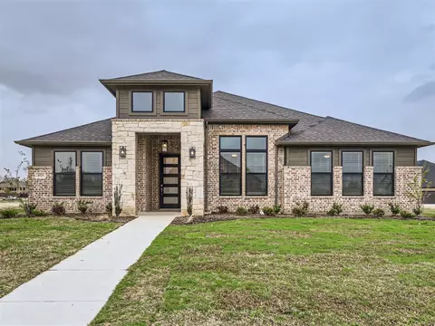 1925 Barrix Ln, Desoto, TX 75115