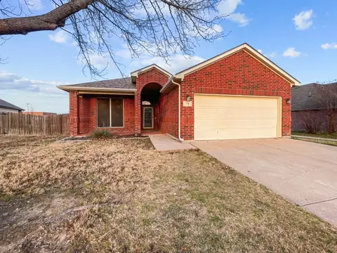 76 N Highland Dr, Sanger, TX 76266