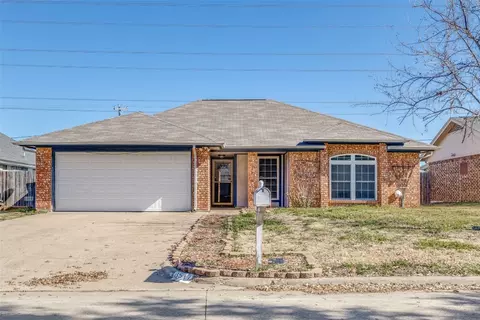 6517 Country Creek Dr, Arlington, TX 76001