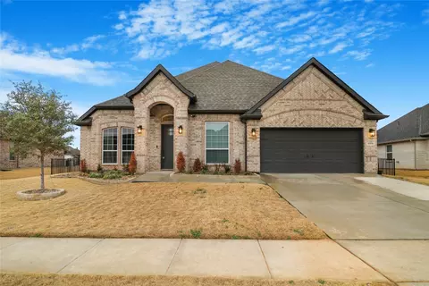 2031 Spieth St, Granbury, TX 76048
