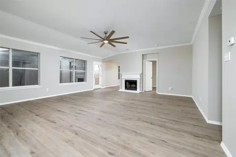 1008 Peacock Dr, Saginaw, TX 76131