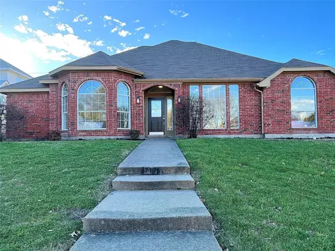 717 Bridle Dr, Desoto, TX 75115