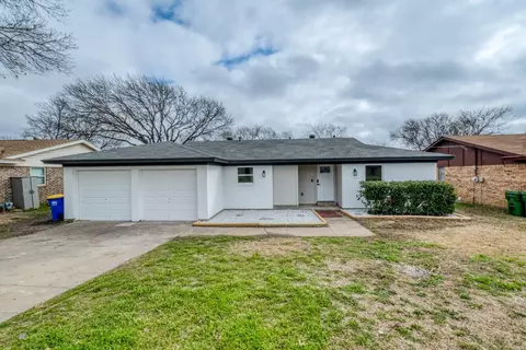 6912 Constitution Dr, Watauga, TX 76148
