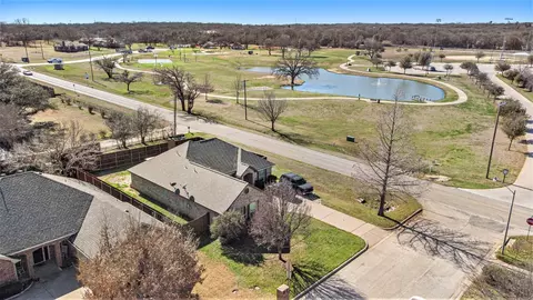 300 Shelby Ln, Joshua, TX 76058