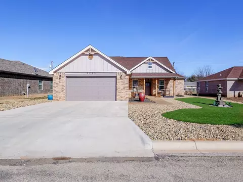 2006 Brooke Ln, Brownwood, TX 76801