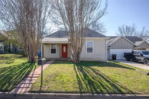 620 W Elm St, Denison, TX 75020