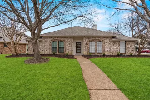 6400 Bradley Ln, Plano, TX 75023