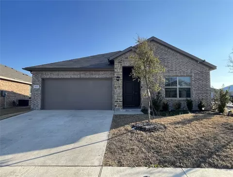 617 Blacktail Dr, Fort Worth, TX 76131
