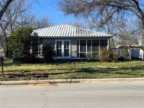 1207 W Frey St, Stephenville, TX 76401