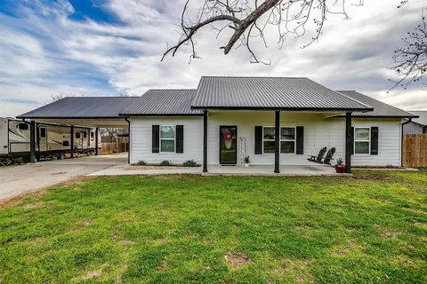 216 Weir St, Covington, TX 76636