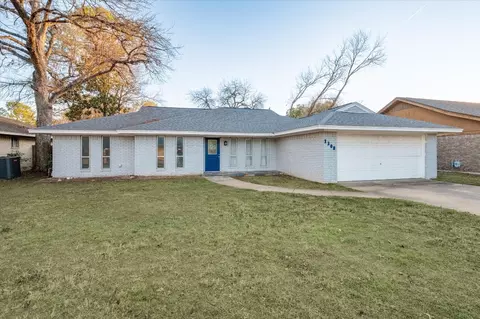 1308 Ashbury Dr, Arlington, TX 76015