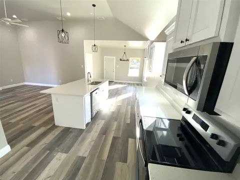 3303 Shelby Ave, Greenville, TX 75402