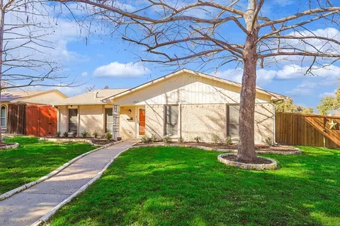 2833 Arcadia Ln, Carrollton, TX 75007
