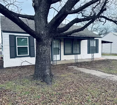 104 S Williams, Comanche, TX 76442