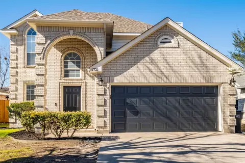 6721 Overland St, Fort Worth, TX 76131