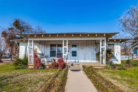 122 W Olive St, Keller, TX 76248