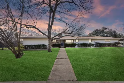 6900 Hovenkamp Ave, Richland Hills, TX 76118