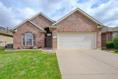 2317 Priscella Dr, Fort Worth, TX 76131