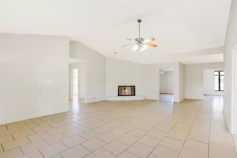 425 Cloverdale Ln, Garland, TX 75043
