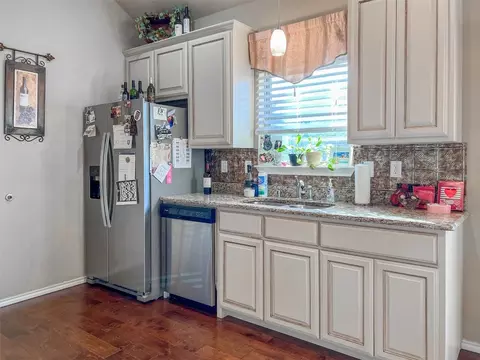4014 Windmill Dr, Sanger, TX 76266 photo 4