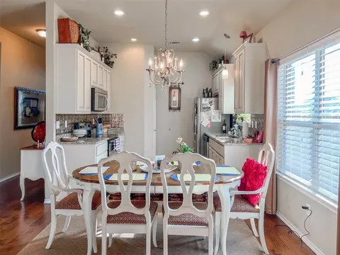 4014 Windmill Dr, Sanger, TX 76266 photo 2