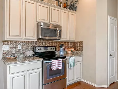 4014 Windmill Dr, Sanger, TX 76266 photo 3