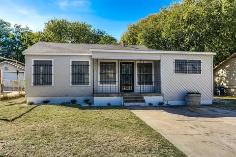 3120 S Wesleyan Dr, Fort Worth, TX 76105